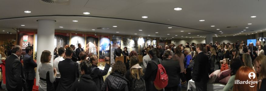 Bardejov sa na výstave prezentoval veľkoformátovými bannermi zachytávajúcimi súčasnosť ale aj históriu Bardejova a okolia. Panelová výstava po tejto prvej inštalácii bude využívaná ako príležitostne ako putovná výstava, podobne ako to Kultúrne a turistické centrum Bardejov prezentuje dvoma podobnými výstavami v Poľsku a Číne. .Návštevníci z celého sveta sa tak dozvedia viac nielen o polohe a vzhľade nášho mesta v súčasnosti ale aj o jeho vzniku a kultúrnom a hospodárskom rozvoji počas jeho histórie. Výstava je doplnená o kompletnú paletu propagačných materiálov z dielne OOCR Šariš Bardejov v rôznych jazykových mutáciách ako aj o videoprezentáciu z dielne BTV. Aby však prezentácia zaujala čo najviac a otázky návštevníkov boli zodpovedané priamo na mieste, výstavou sprevádzal tím sprievodcov, ktorí kvalifikovane poskytovali doplňujúce informácie a priamo vyzývali aj k návšteve nášho mesta. Aj za túto možnosť vycestovať s výstavou celému realizačnému tímu do Európskeho parlamentu chceme veľmi pekne poďakovať organizátorke podujatia – europoslankyni Monike Smolkovej.